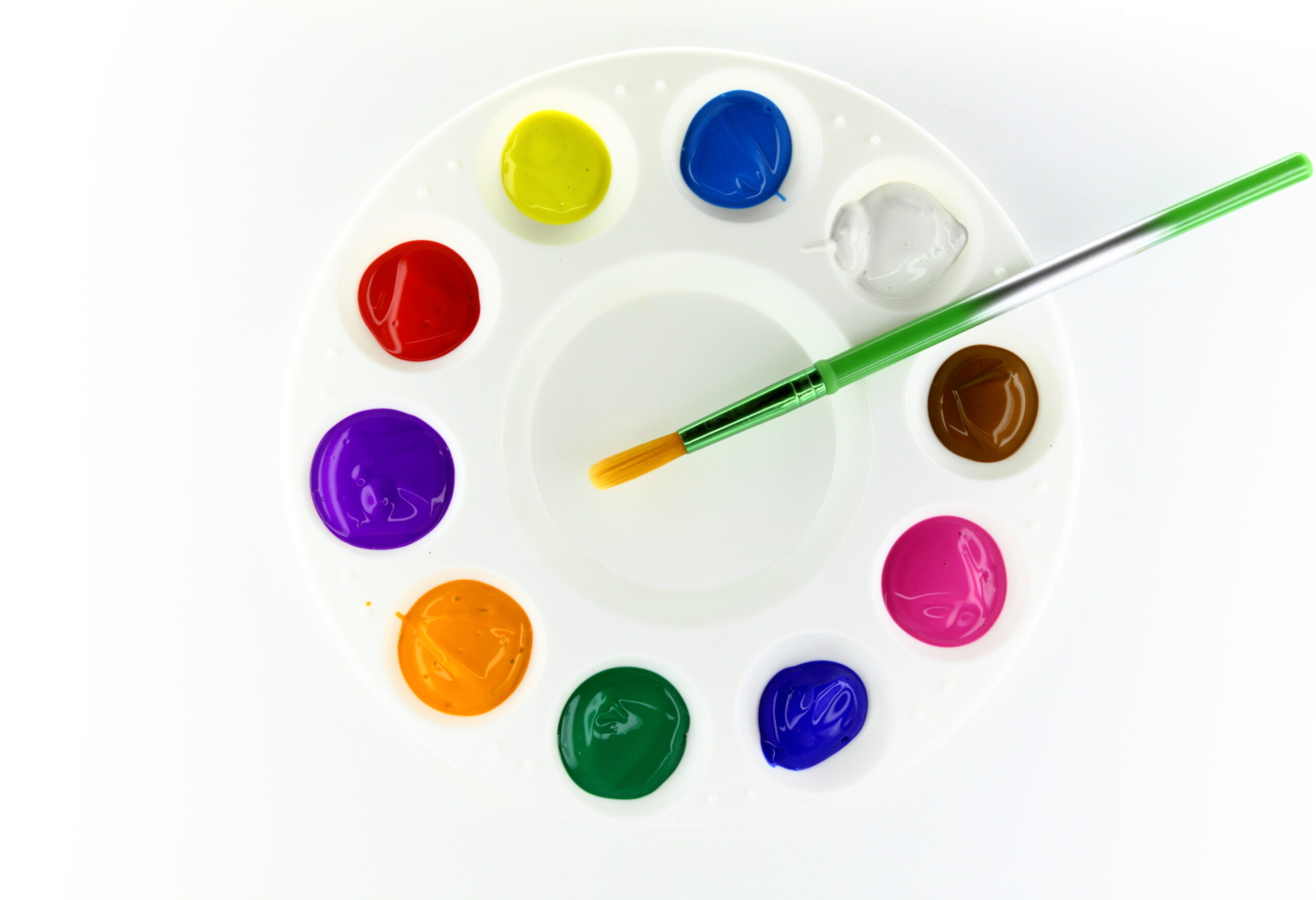 Round,Artist,Palette,On,White,Background